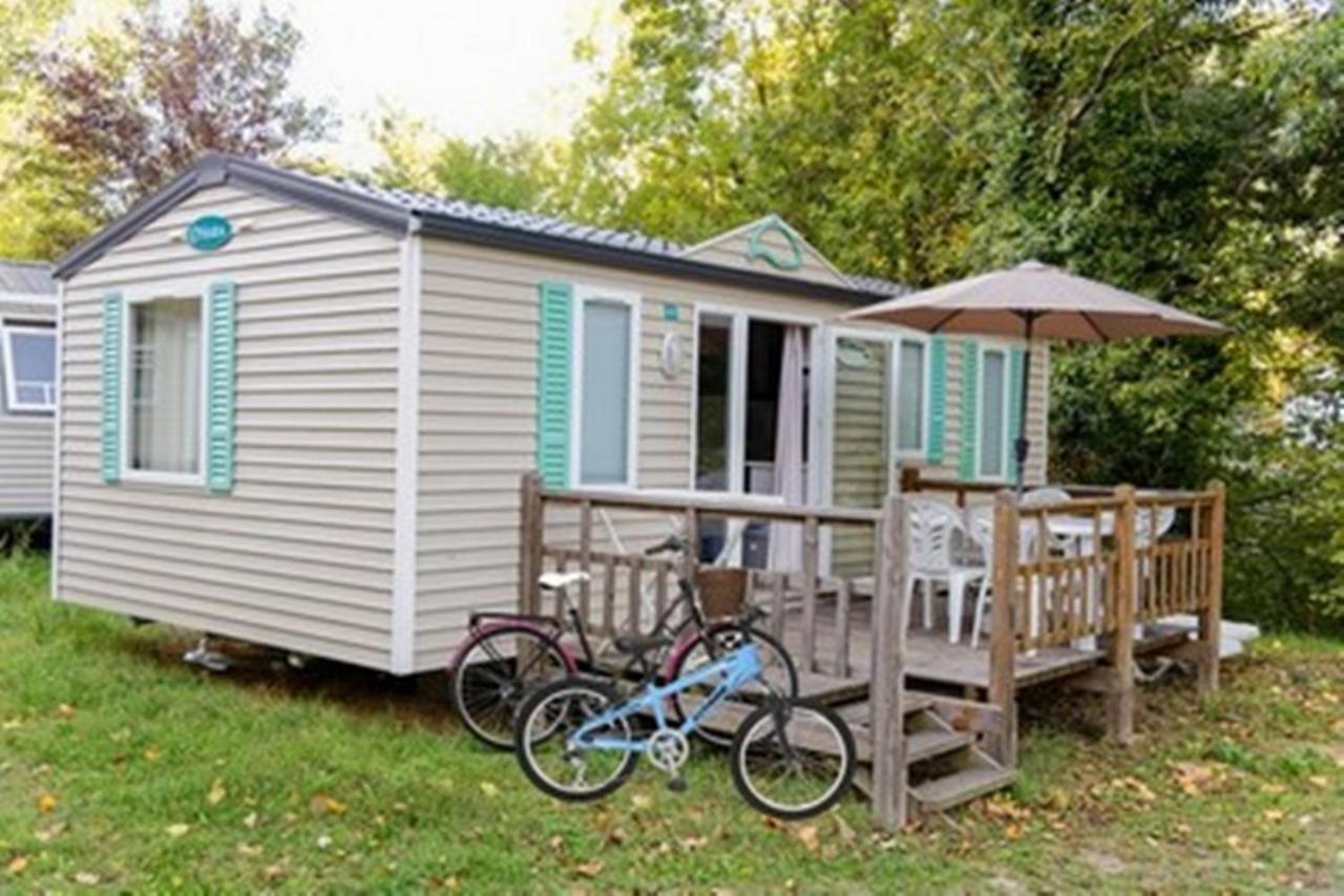 Camping Les Rives Du Lac De Vinca Dış mekan fotoğraf