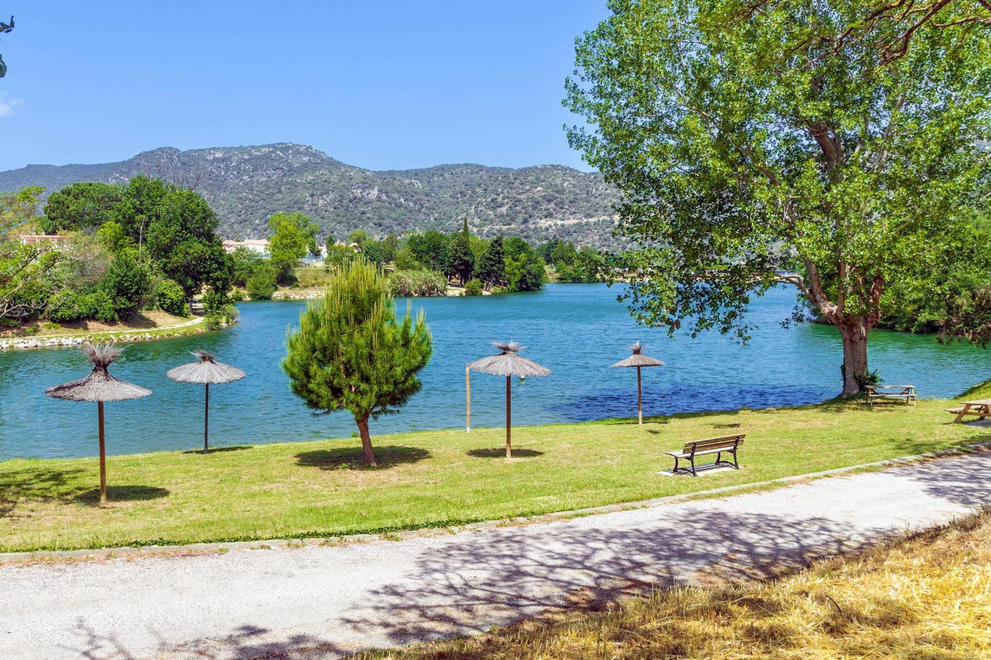 Camping Les Rives Du Lac De Vinca Dış mekan fotoğraf