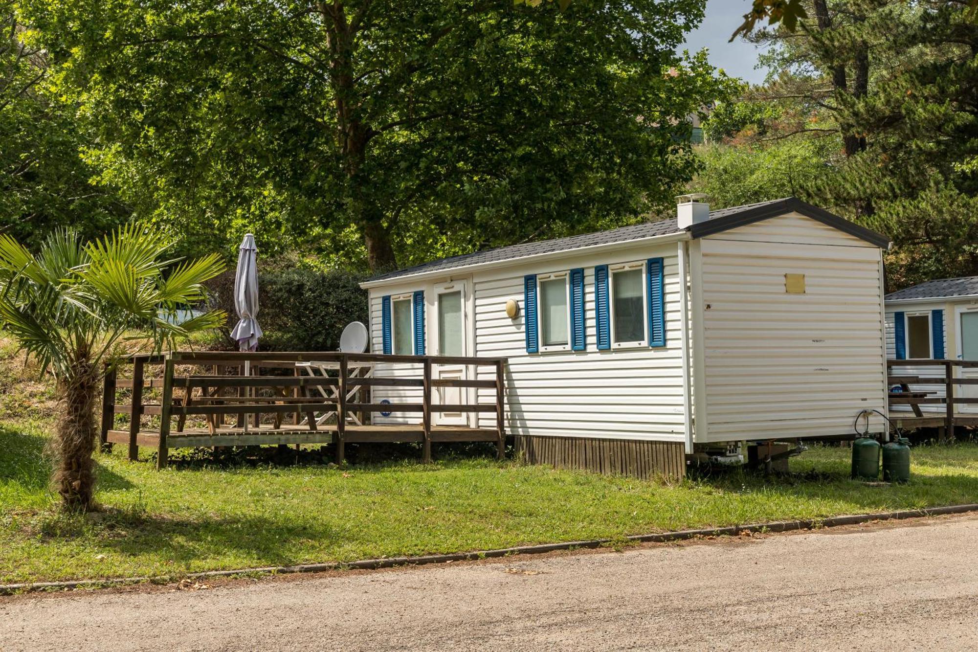 Camping Les Rives Du Lac De Vinca Dış mekan fotoğraf