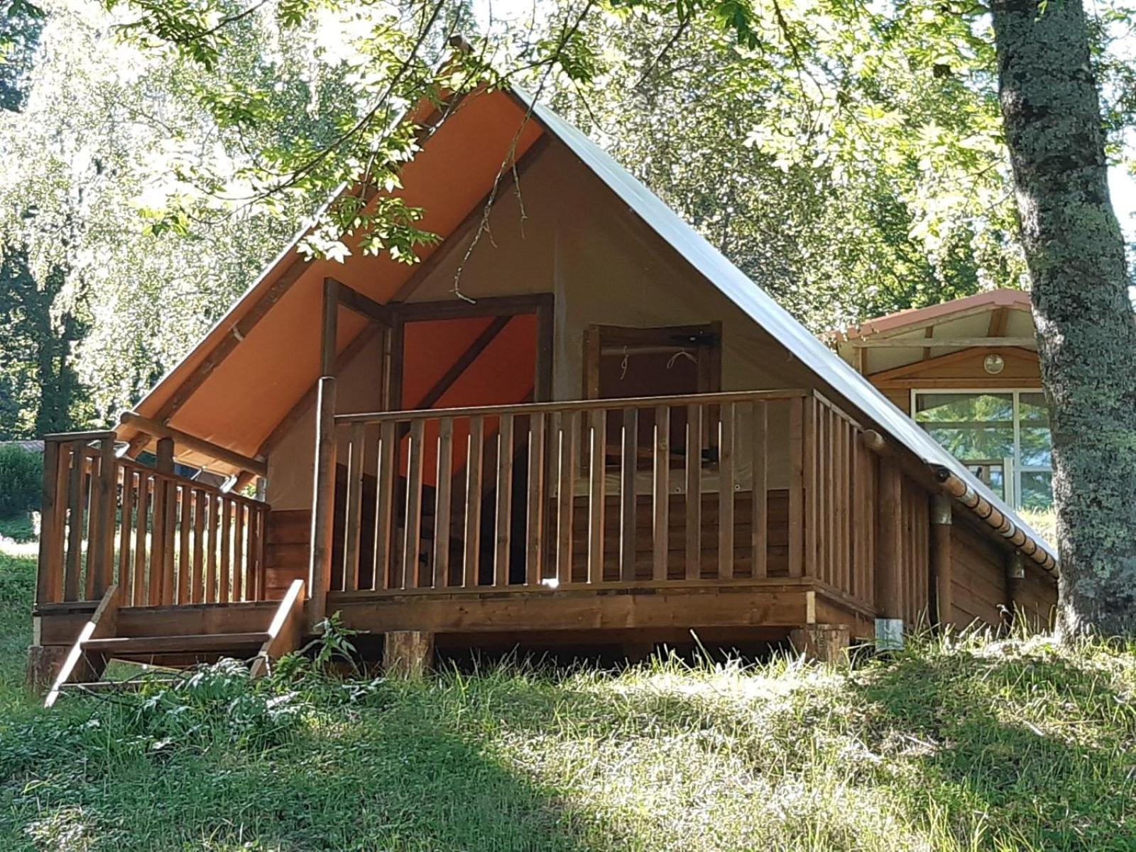 Camping Les Rives Du Lac De Vinca Oda fotoğraf